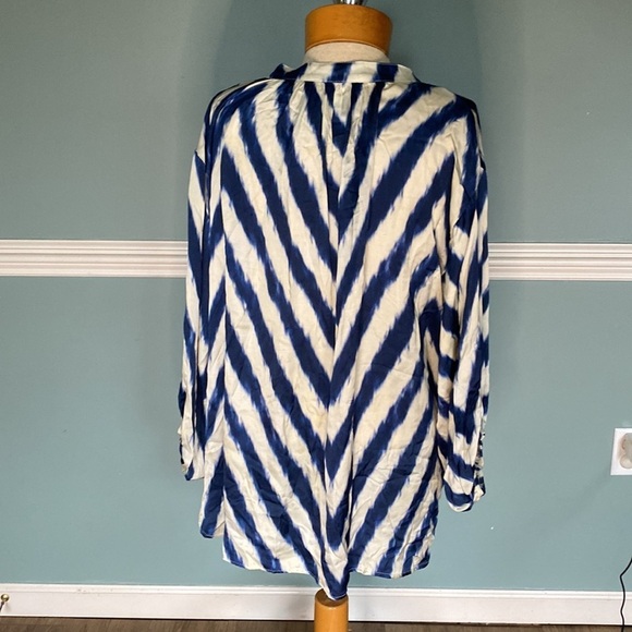 Italian viscous blouse. Satin pop over, tie dye chevron loose fit Sz S/M - Picture 6 of 9